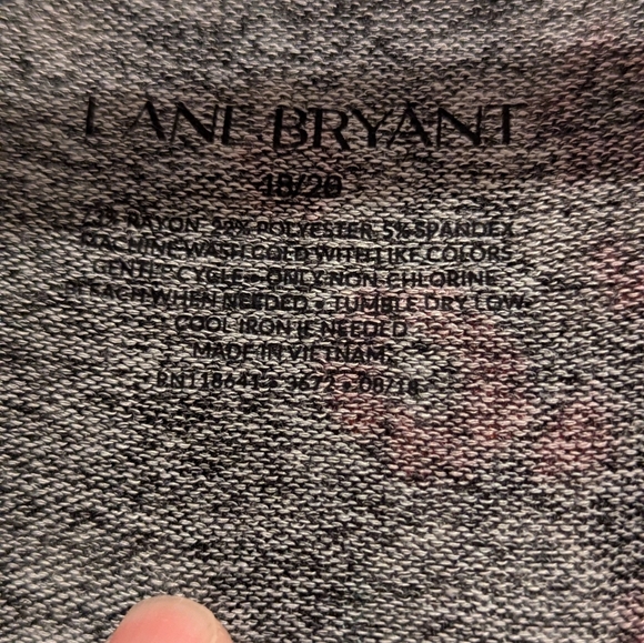 Lane Bryant Floral V Neck Top size 18/20 - Picture 5 of 5